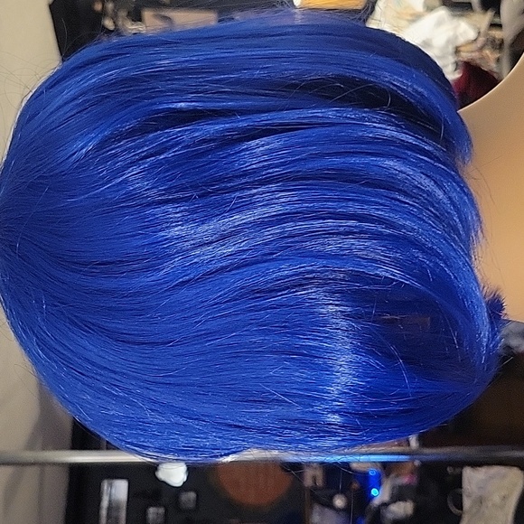 Short blue bob wig - Picture 3 of 5